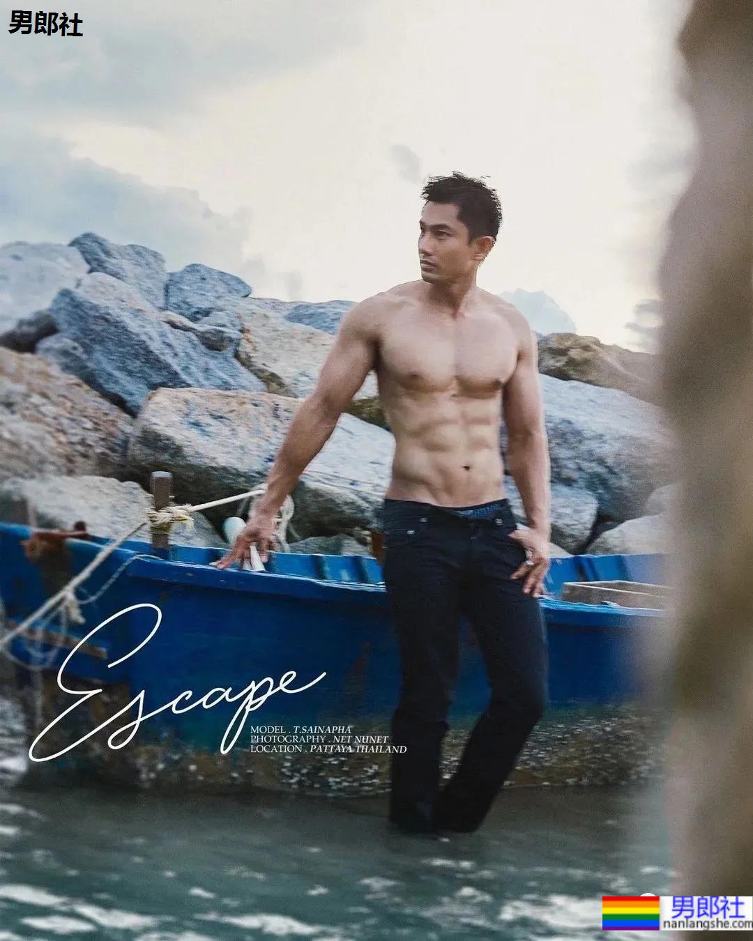 网红肌肉男拍写真大片被嘲太大了，网友：真不大！ - 51虹马