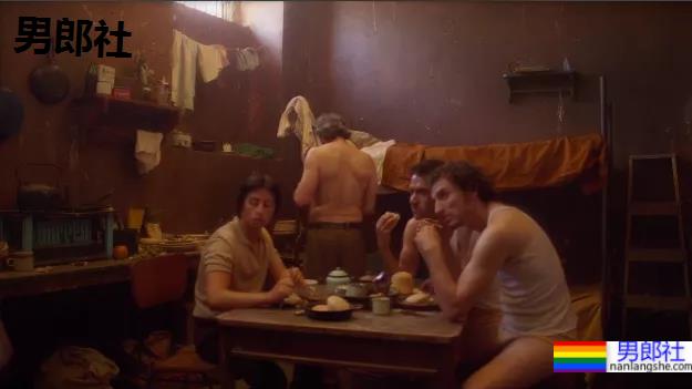 男子监狱里,强悍种马,竟甘愿成为少年泄欲工具? - 51虹马 男子监狱里,强悍种马,竟甘愿成为少年泄欲工具? - 51虹马