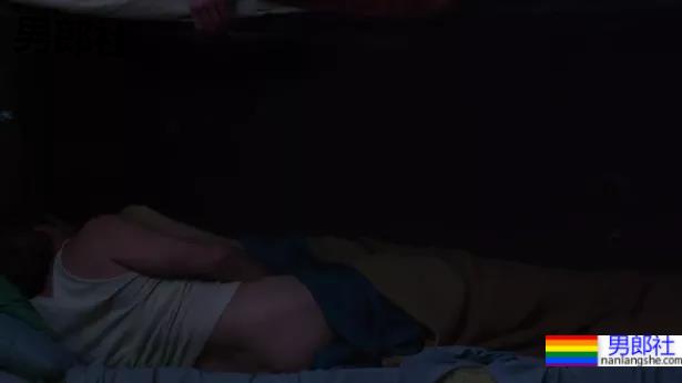 男子监狱里,强悍种马,竟甘愿成为少年泄欲工具? - 51虹马 男子监狱里,强悍种马,竟甘愿成为少年泄欲工具? - 51虹马