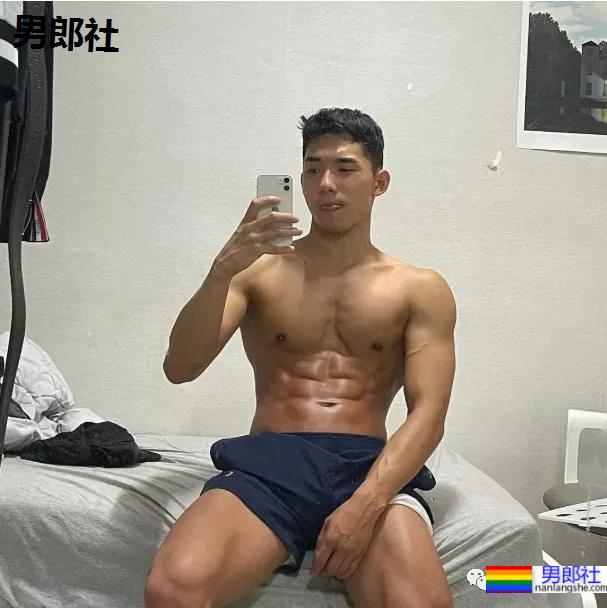 单眼皮网红小哥撞脸刘昊然?黑皮肌肉男最近太火了! - 51虹马 单眼皮网红小哥撞脸刘昊然?黑皮肌肉男最近太火了! - 51虹马