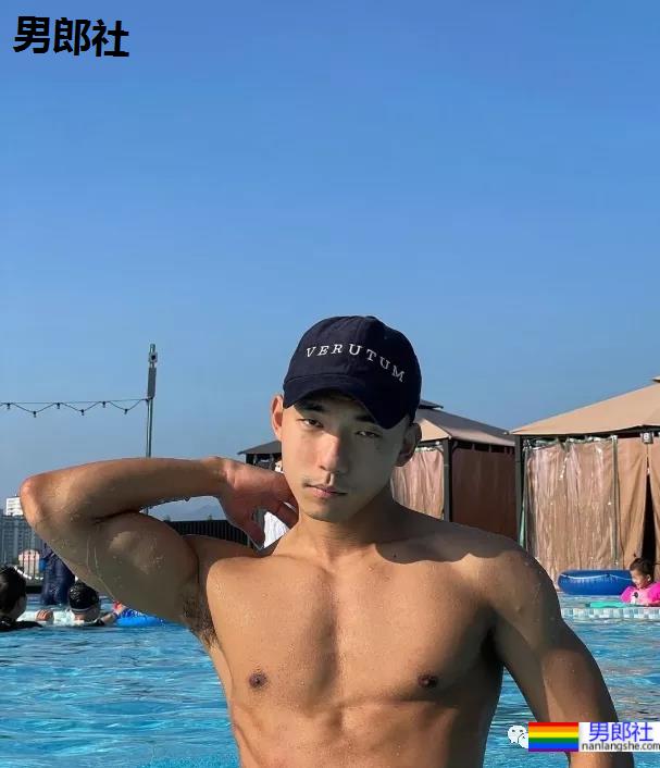 单眼皮网红小哥撞脸刘昊然?黑皮肌肉男最近太火了! - 51虹马 单眼皮网红小哥撞脸刘昊然?黑皮肌肉男最近太火了! - 51虹马