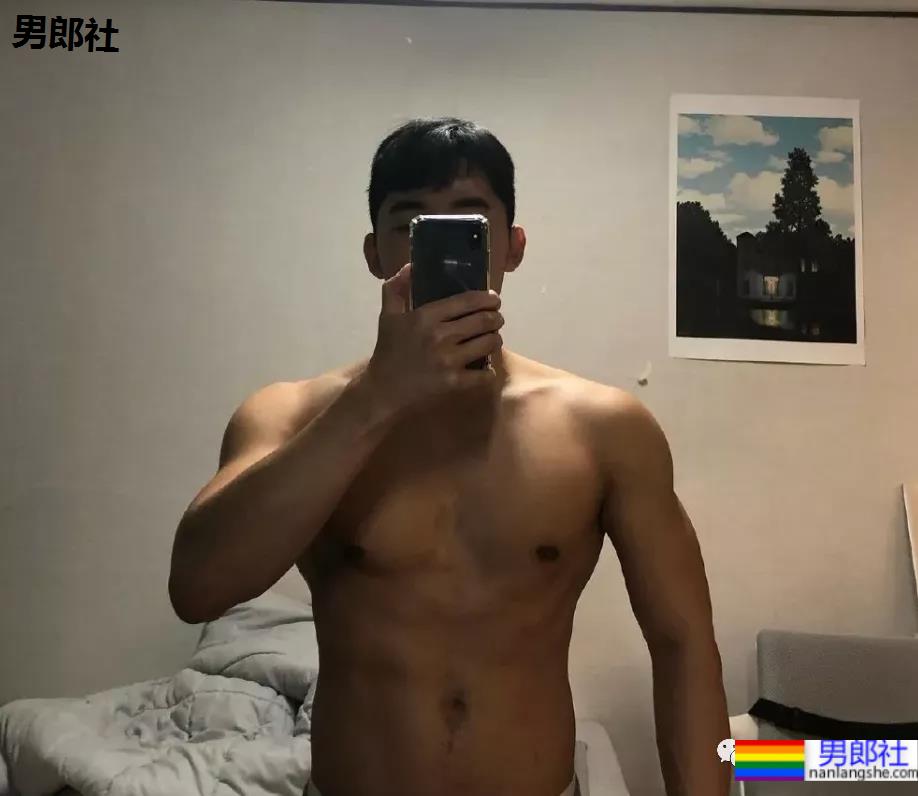 单眼皮网红小哥撞脸刘昊然?黑皮肌肉男最近太火了! - 51虹马 单眼皮网红小哥撞脸刘昊然?黑皮肌肉男最近太火了! - 51虹马