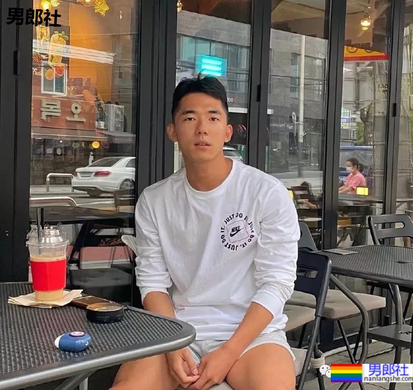 单眼皮网红小哥撞脸刘昊然?黑皮肌肉男最近太火了! - 51虹马 单眼皮网红小哥撞脸刘昊然?黑皮肌肉男最近太火了! - 51虹马