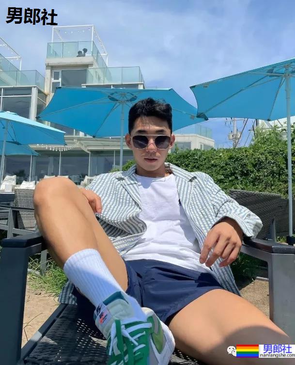 单眼皮网红小哥撞脸刘昊然?黑皮肌肉男最近太火了! - 51虹马 单眼皮网红小哥撞脸刘昊然?黑皮肌肉男最近太火了! - 51虹马