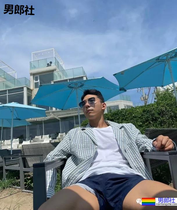 单眼皮网红小哥撞脸刘昊然?黑皮肌肉男最近太火了! - 51虹马 单眼皮网红小哥撞脸刘昊然?黑皮肌肉男最近太火了! - 51虹马