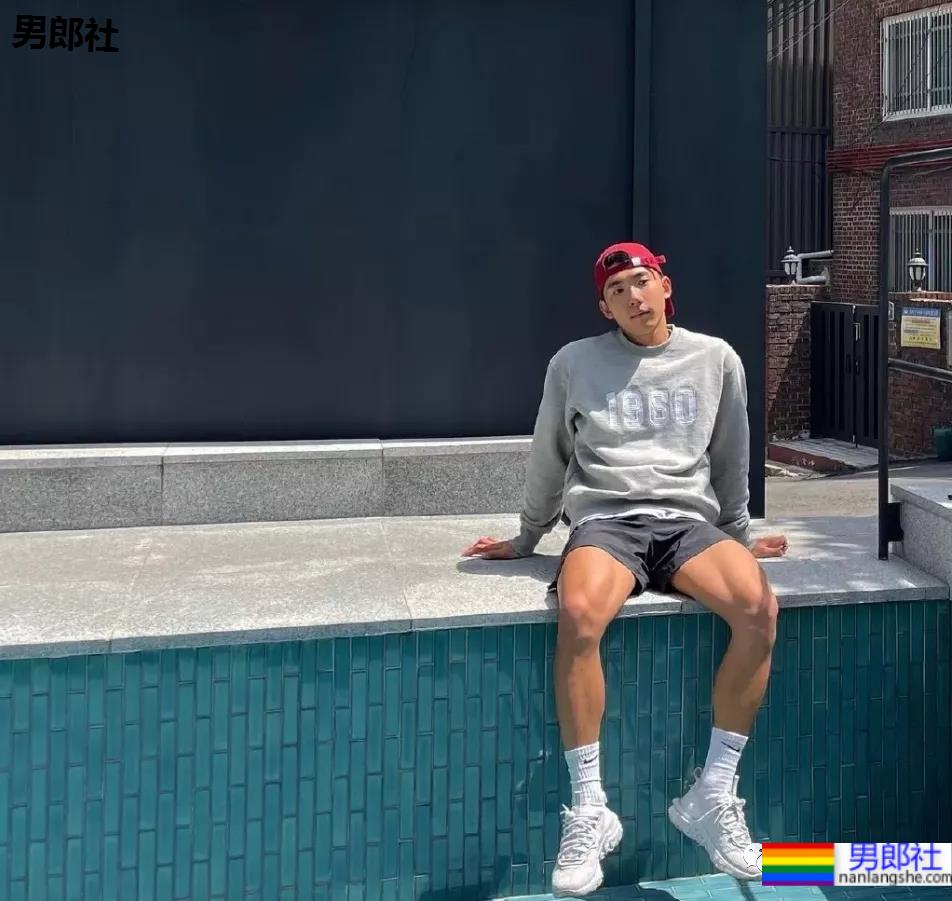 单眼皮网红小哥撞脸刘昊然?黑皮肌肉男最近太火了! - 51虹马 单眼皮网红小哥撞脸刘昊然?黑皮肌肉男最近太火了! - 51虹马