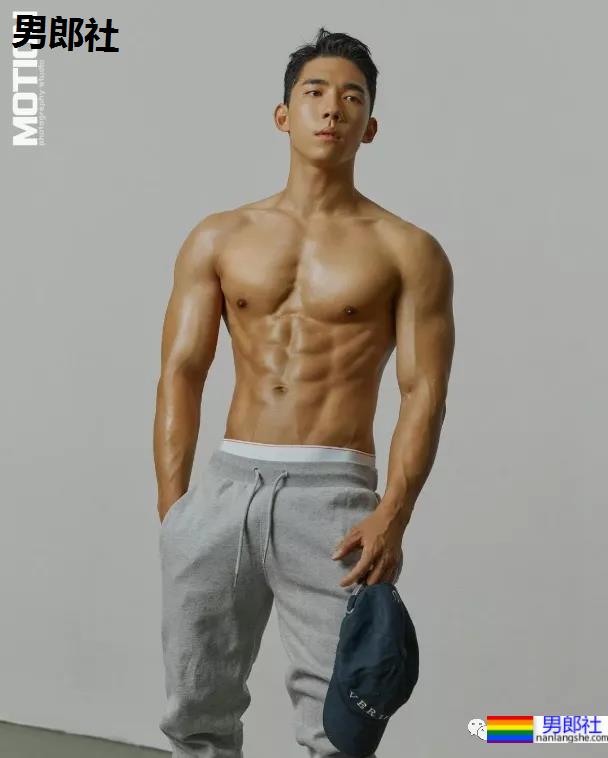 单眼皮网红小哥撞脸刘昊然?黑皮肌肉男最近太火了! - 51虹马 单眼皮网红小哥撞脸刘昊然?黑皮肌肉男最近太火了! - 51虹马