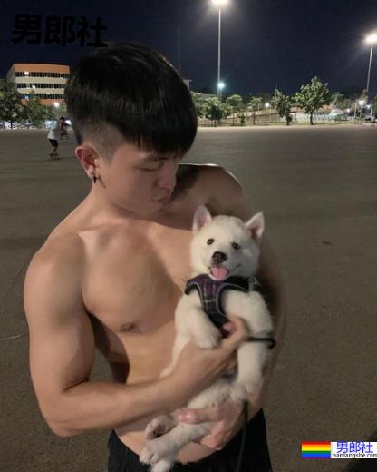 褪去书生外衣玩束缚：Yu-Wei Huang - 51虹马