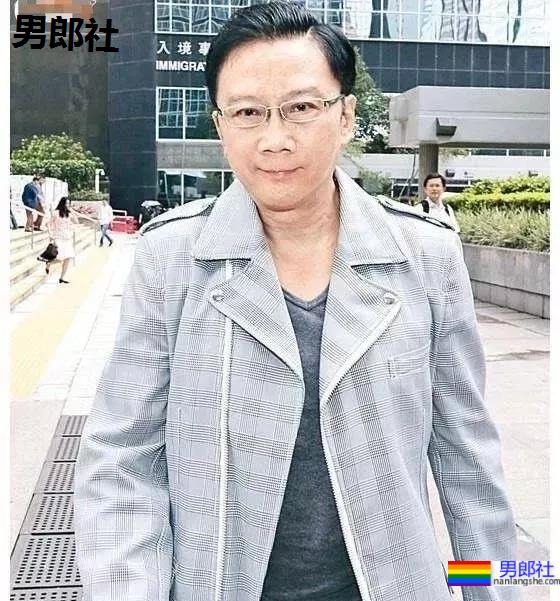 港版“刘姥姥”非礼男星拍裸照入狱，今与20岁小鲜肉约会 - 51虹马