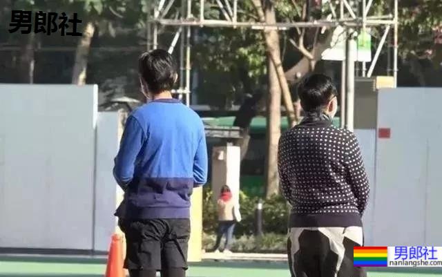 港版“刘姥姥”非礼男星拍裸照入狱，今与20岁小鲜肉约会 - 51虹马