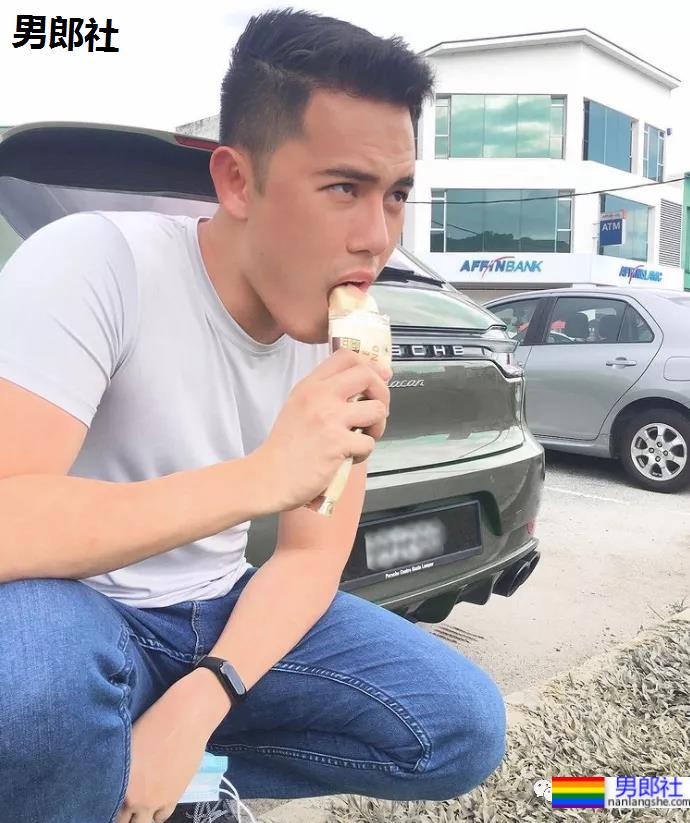 亚航空少成网红，狂发自拍只为兼职赚钱？ - 51虹马