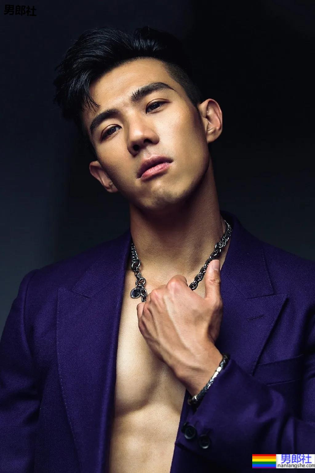 抢模特饭碗的肌肉医生最新大片一览，有1说1这身材未免也太犯规了! - 51虹马