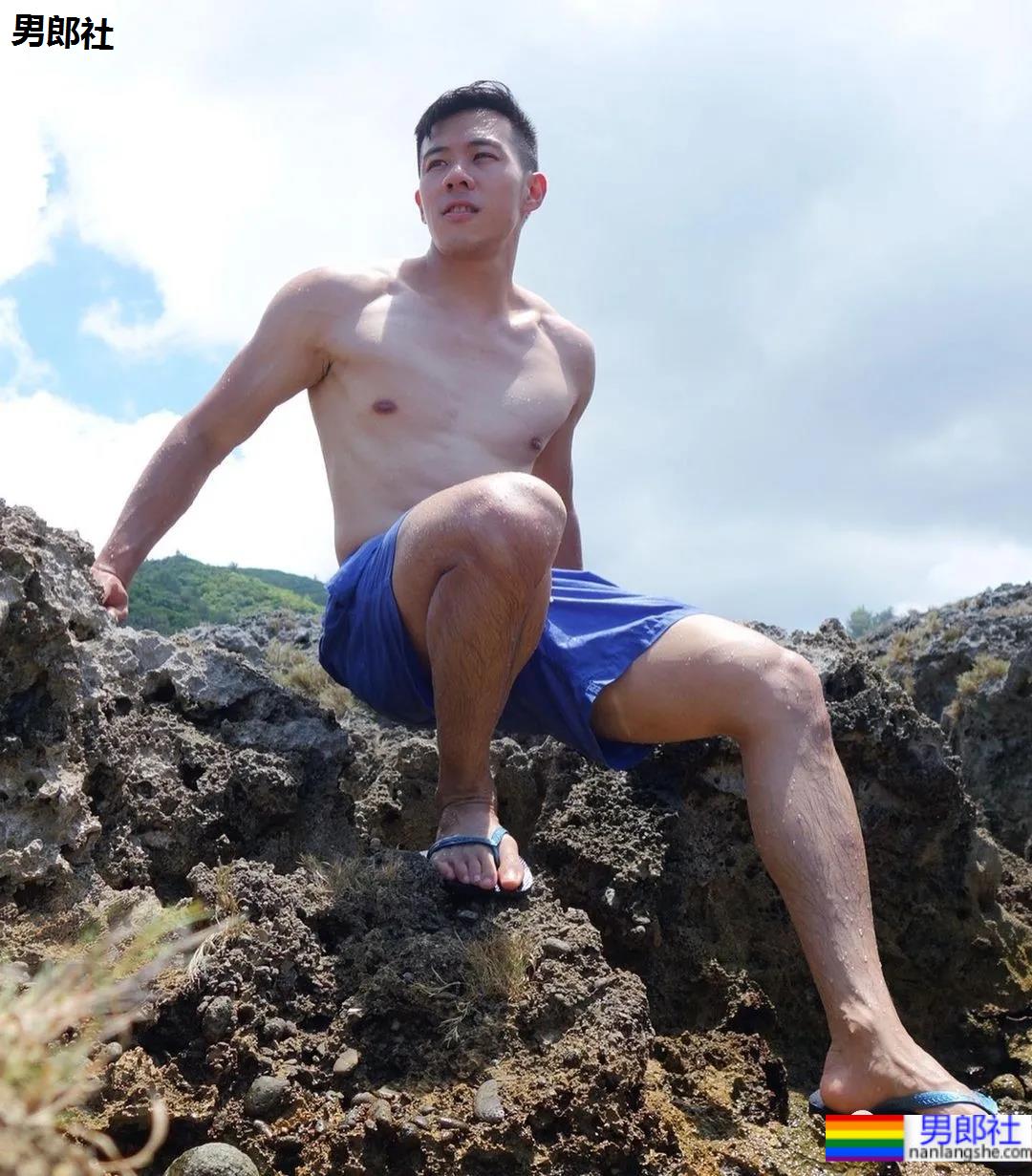 抢模特饭碗的肌肉医生最新大片一览，有1说1这身材未免也太犯规了! - 51虹马