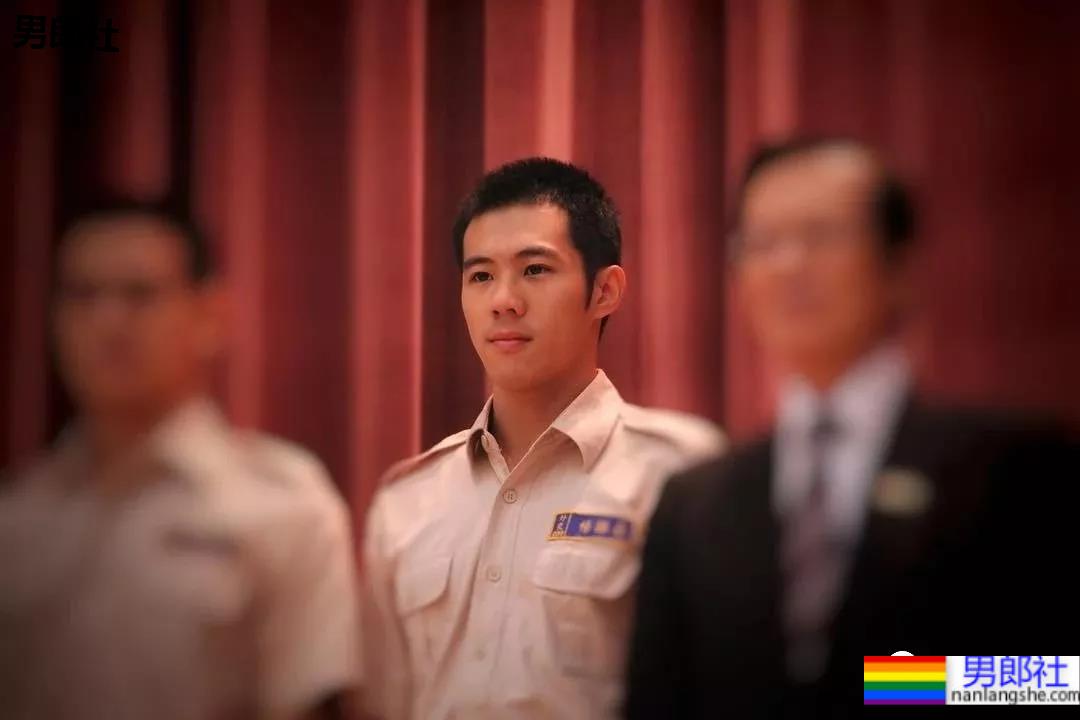 抢模特饭碗的肌肉医生最新大片一览，有1说1这身材未免也太犯规了! - 51虹马