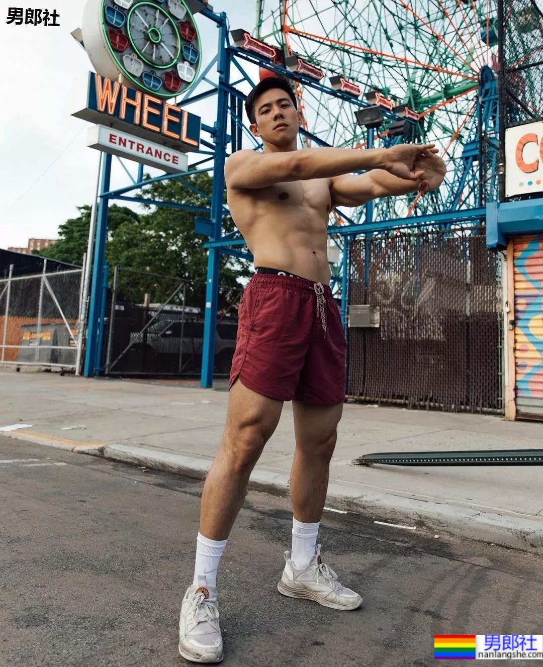 抢模特饭碗的肌肉医生最新大片一览，有1说1这身材未免也太犯规了! - 51虹马