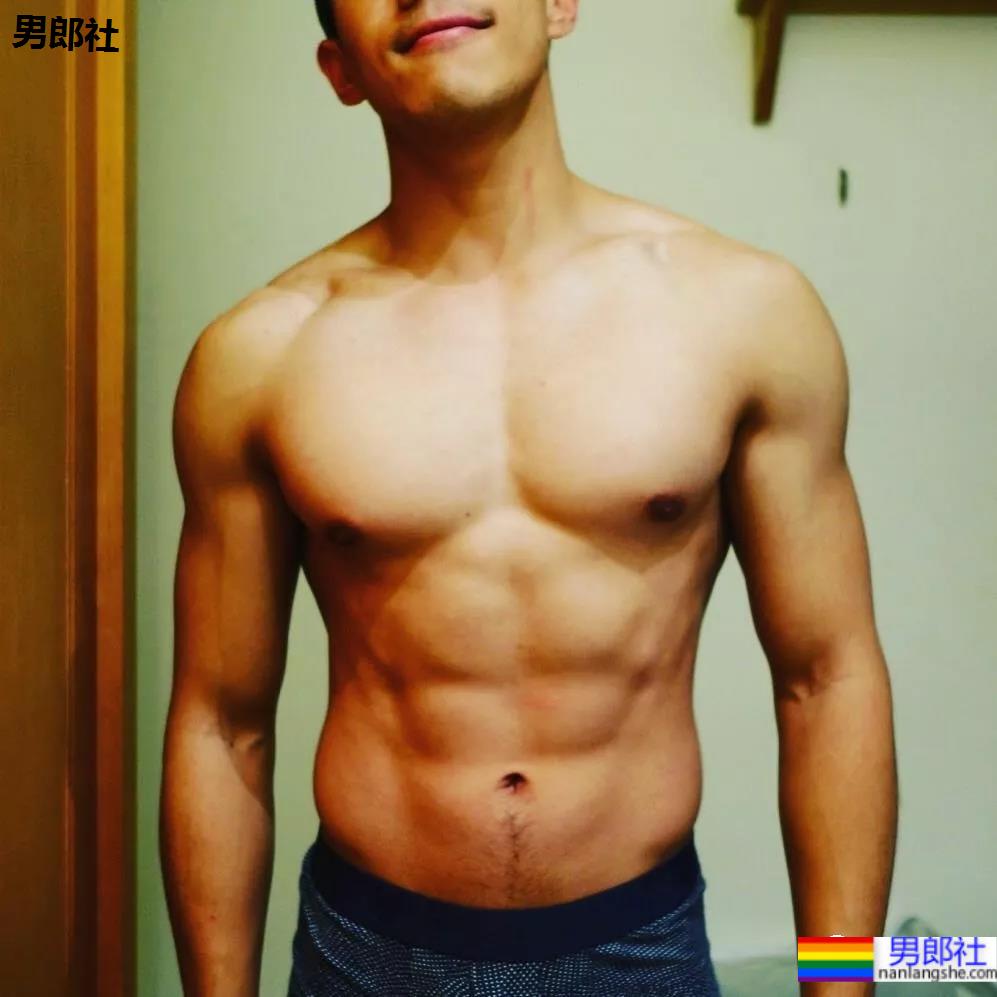 抢模特饭碗的肌肉医生最新大片一览，有1说1这身材未免也太犯规了! - 51虹马