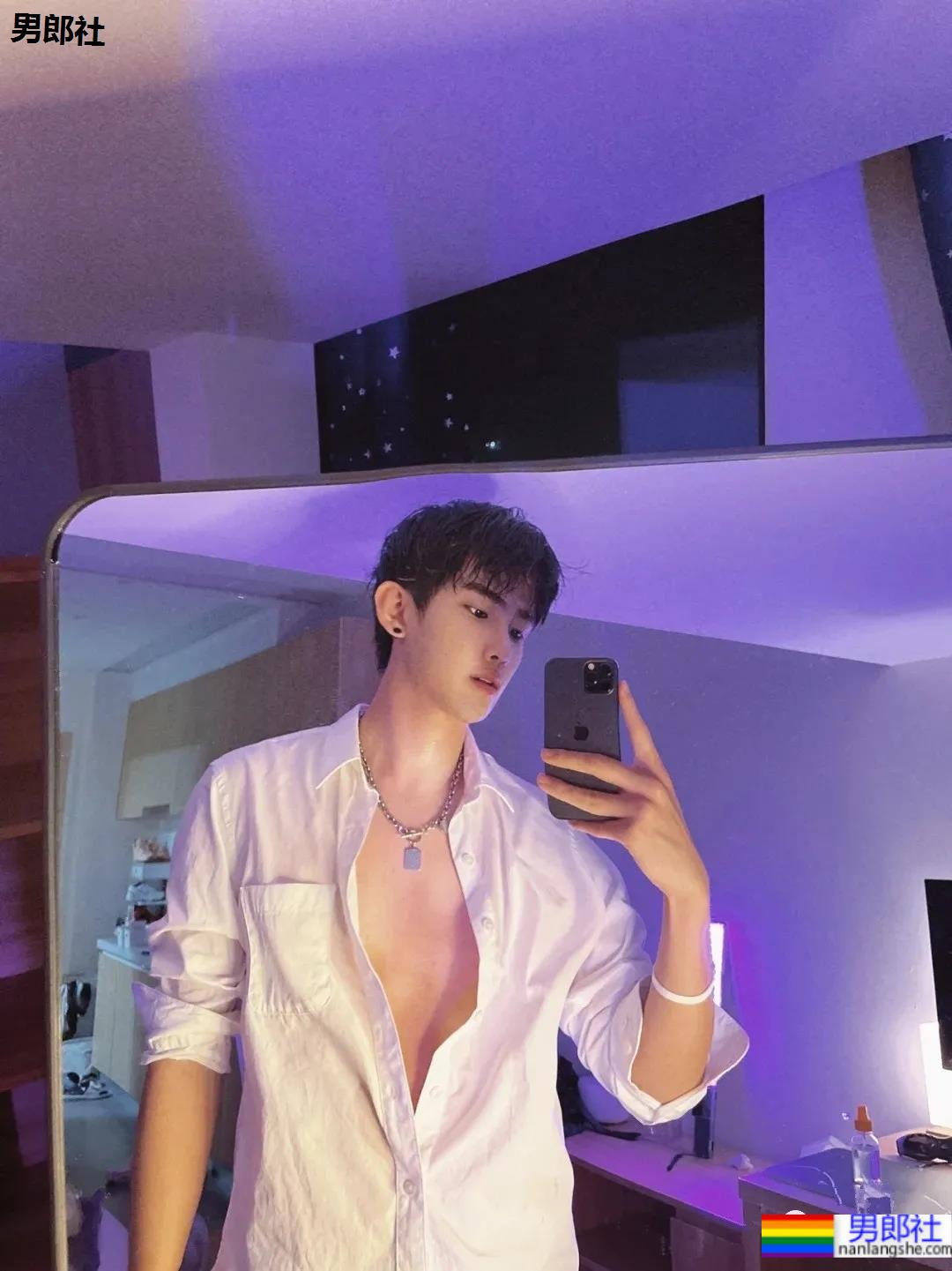 球服高中生小奶狗,穿起衬衫西装也帅的让人移不开眼睛! - 51虹马 球服高中生小奶狗,穿起衬衫西装也帅的让人移不开眼睛! - 51虹马