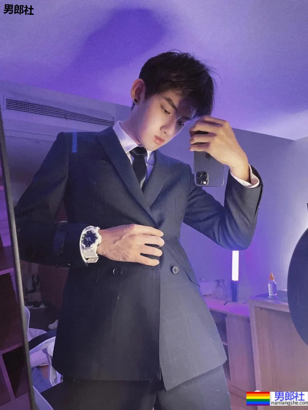 球服高中生小奶狗,穿起衬衫西装也帅的让人移不开眼睛! - 51虹马 球服高中生小奶狗,穿起衬衫西装也帅的让人移不开眼睛! - 51虹马