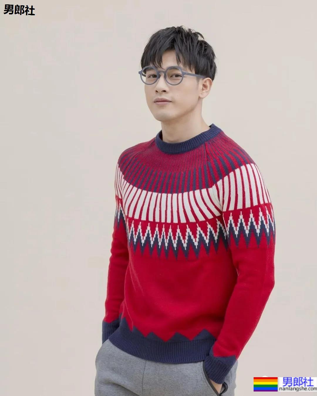 肌肉快递小哥竟是周杰伦背后的男模，这高鼻腹肌小狼狗也太抢眼了！ - 51虹马