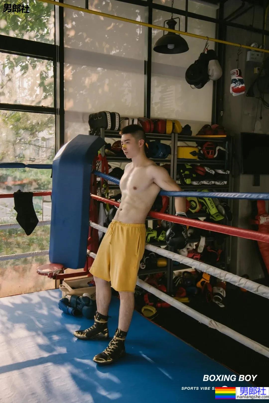 收获97%男粉的清华拳击小哥又被拍了，寸头奶肌腱子肉，我又馋了！ - 51虹马