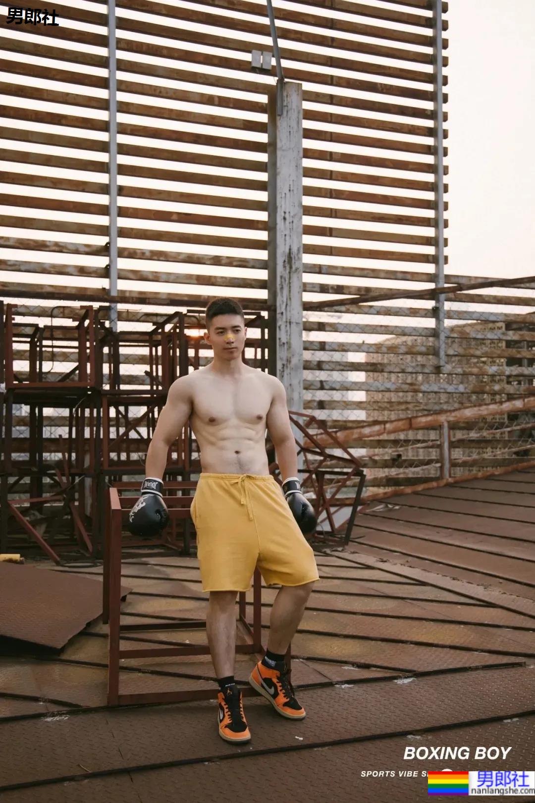 收获97%男粉的清华拳击小哥又被拍了，寸头奶肌腱子肉，我又馋了！ - 51虹马