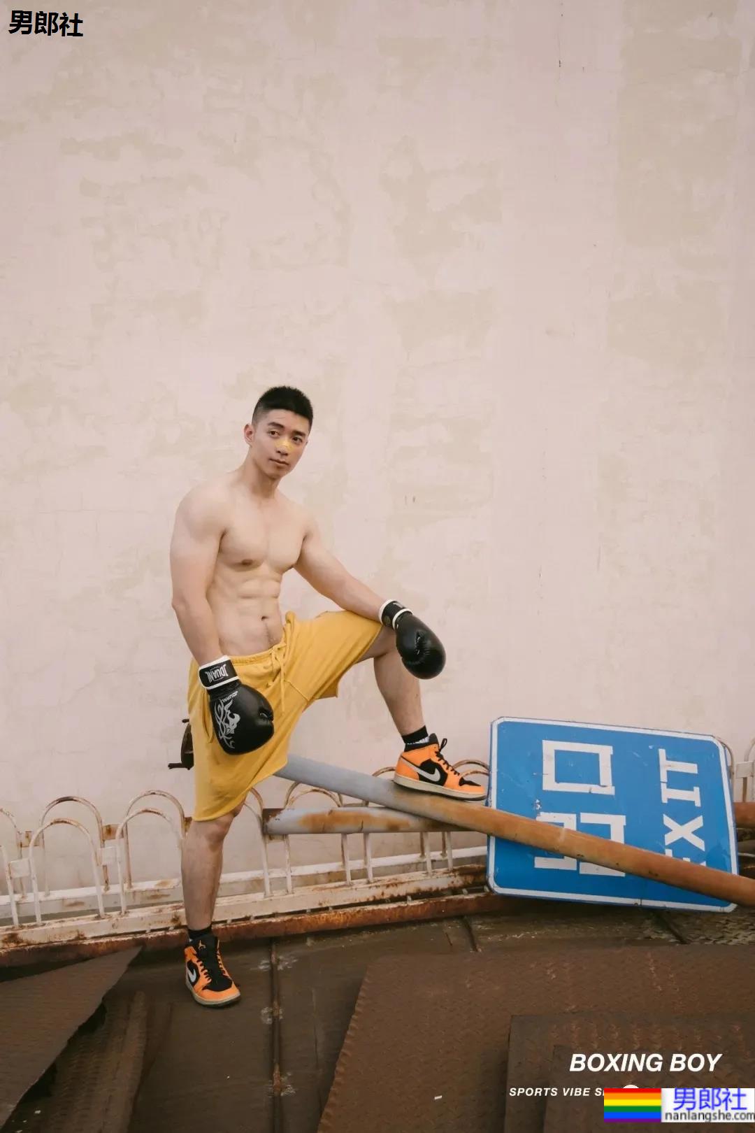 收获97%男粉的清华拳击小哥又被拍了，寸头奶肌腱子肉，我又馋了！ - 51虹马