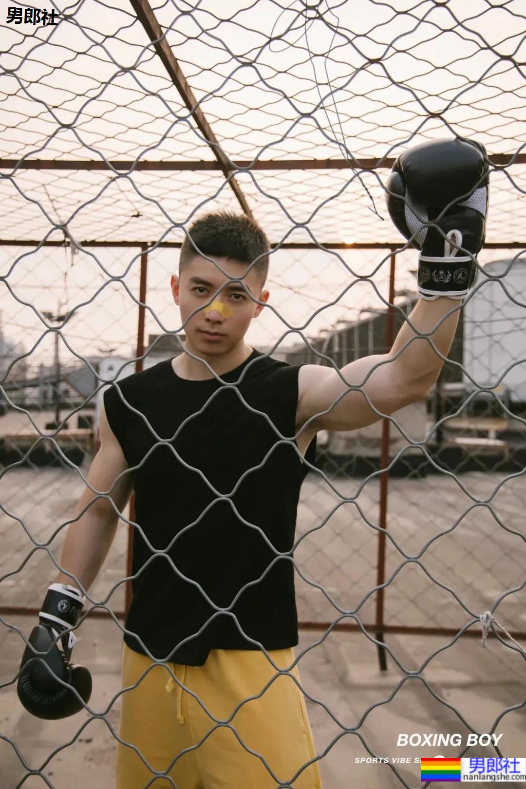 收获97%男粉的清华拳击小哥又被拍了，寸头奶肌腱子肉，我又馋了！ - 51虹马