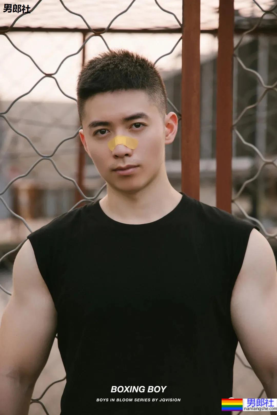 收获97%男粉的清华拳击小哥又被拍了，寸头奶肌腱子肉，我又馋了！ - 51虹马