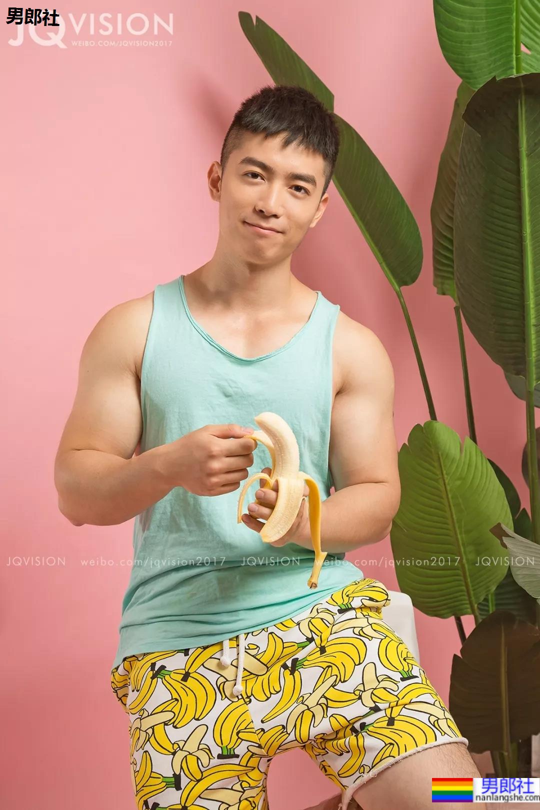 收获97%男粉的清华拳击小哥又被拍了，寸头奶肌腱子肉，我又馋了！ - 51虹马