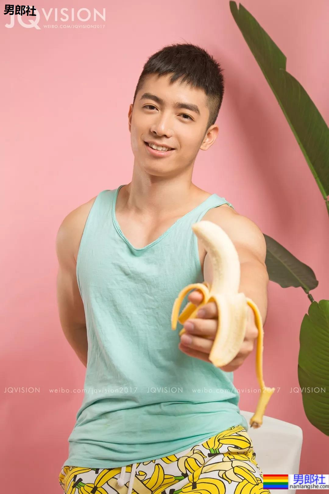 收获97%男粉的清华拳击小哥又被拍了，寸头奶肌腱子肉，我又馋了！ - 51虹马