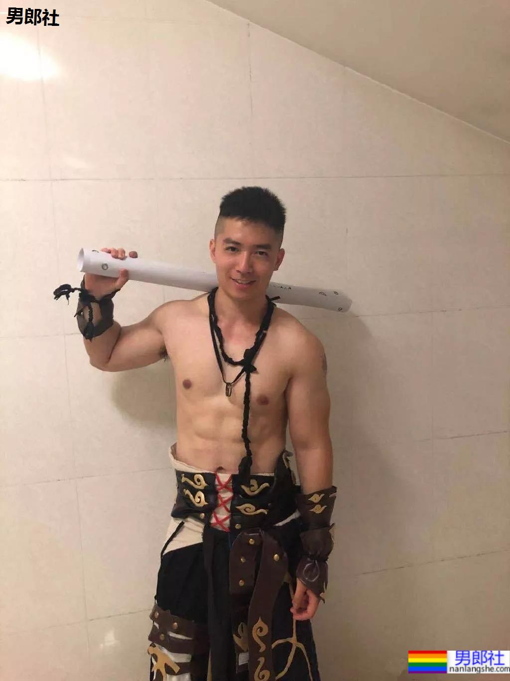 收获97%男粉的清华拳击小哥又被拍了，寸头奶肌腱子肉，我又馋了！ - 51虹马