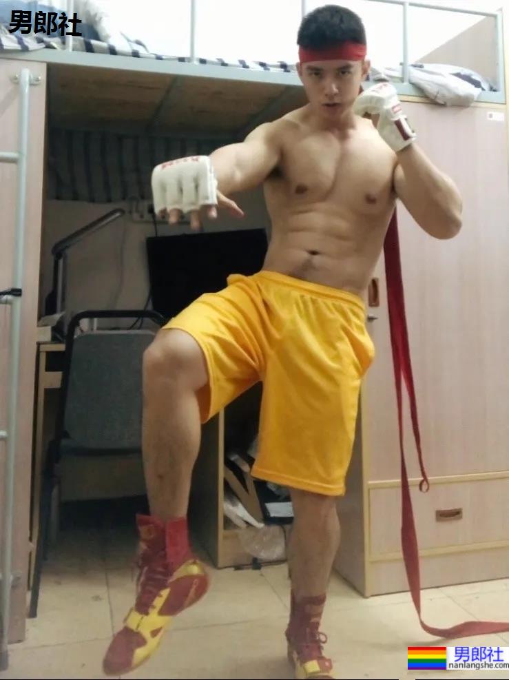 收获97%男粉的清华拳击小哥又被拍了，寸头奶肌腱子肉，我又馋了！ - 51虹马