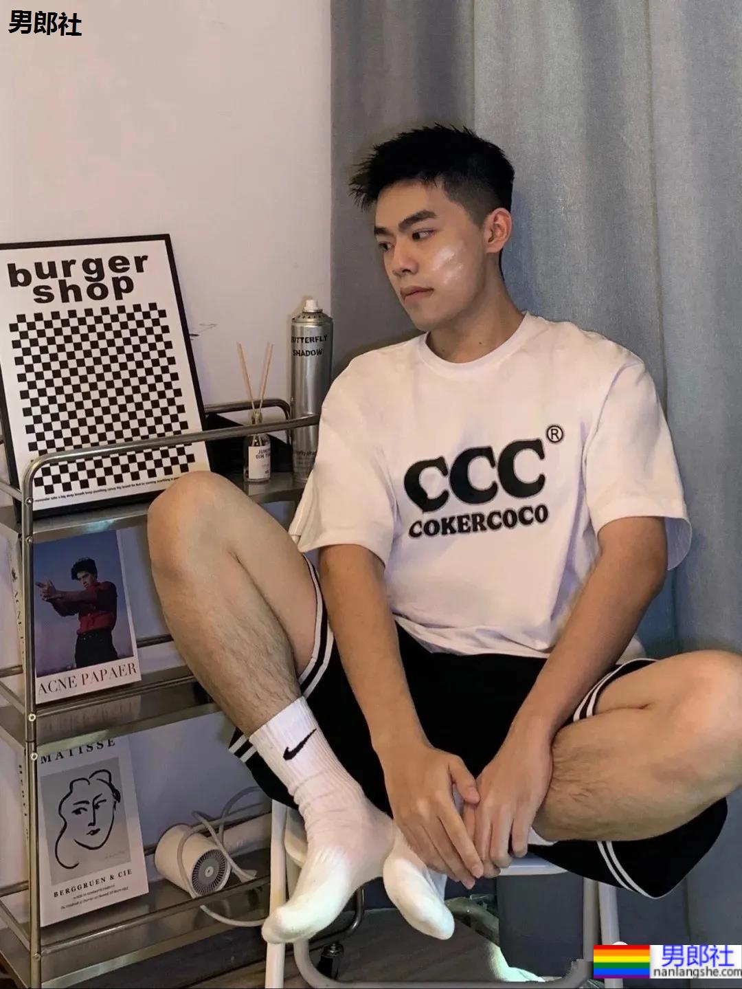 安利一枚浓眉挺鼻的小奶狗，抵抗不了这样的男孩纸！-51虹马