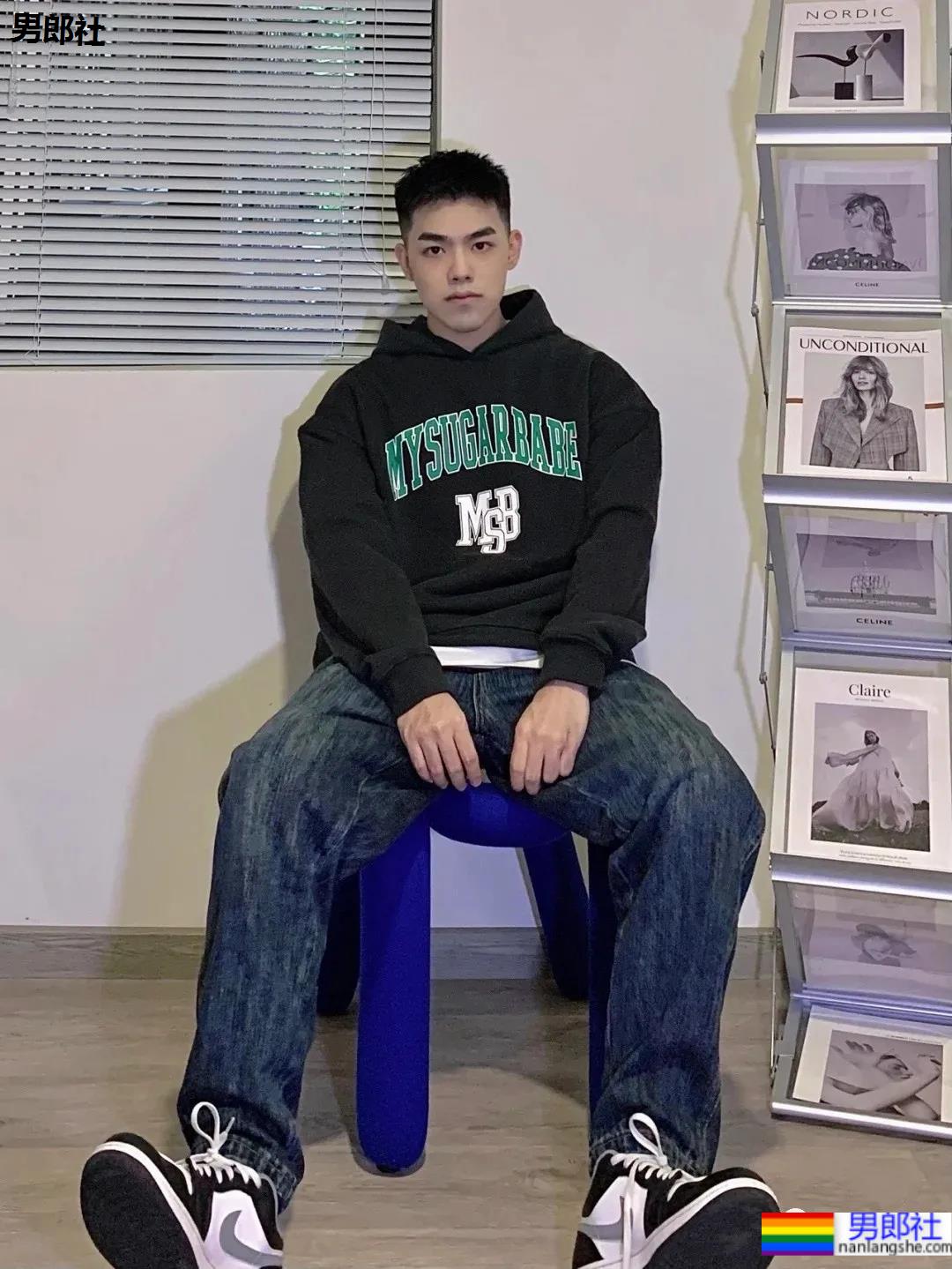 安利一枚浓眉挺鼻的小奶狗，抵抗不了这样的男孩纸！ - 51虹马