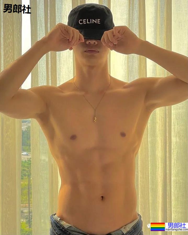 超爱露内裤边的韩国小演员,真的太想红-51虹马