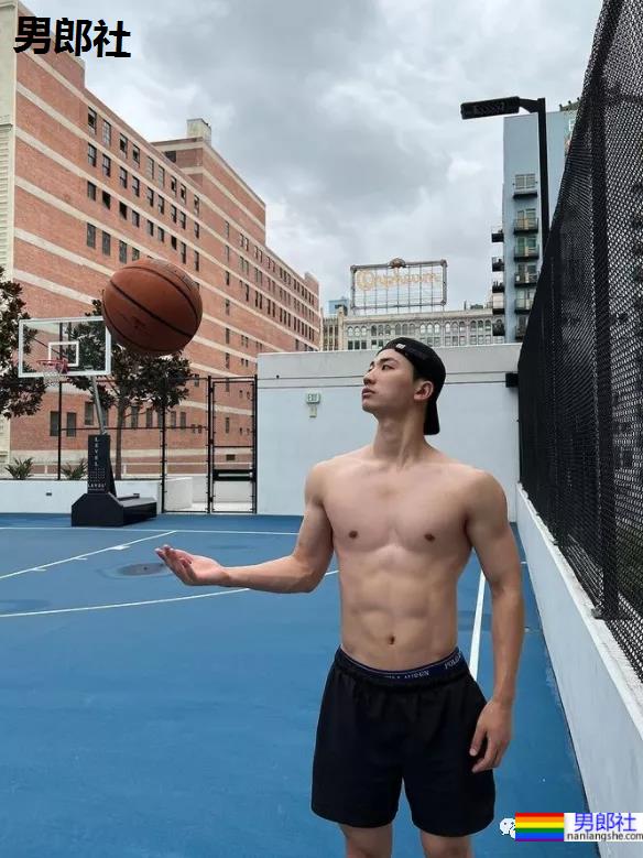 超爱露内裤边的韩国小演员，真的太想红 - 51虹马