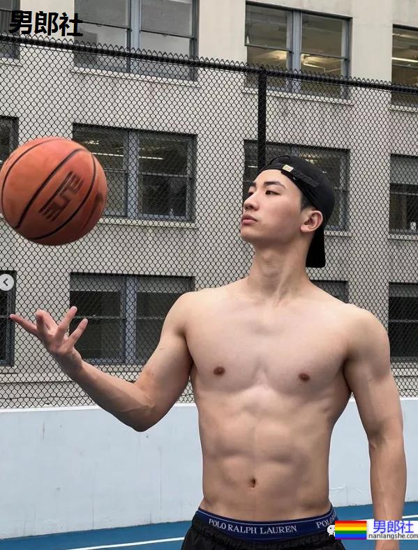 超爱露内裤边的韩国小演员，真的太想红 - 51虹马