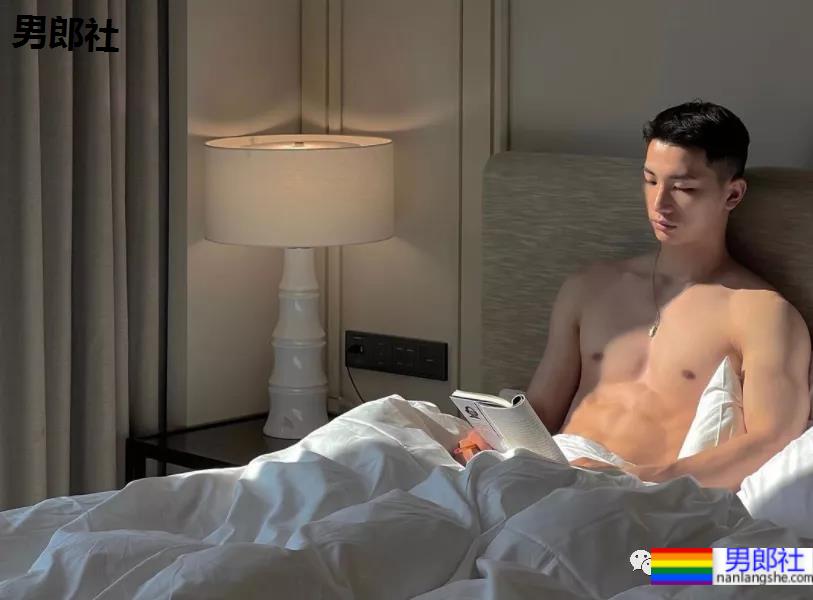 超爱露内裤边的韩国小演员，真的太想红 - 51虹马