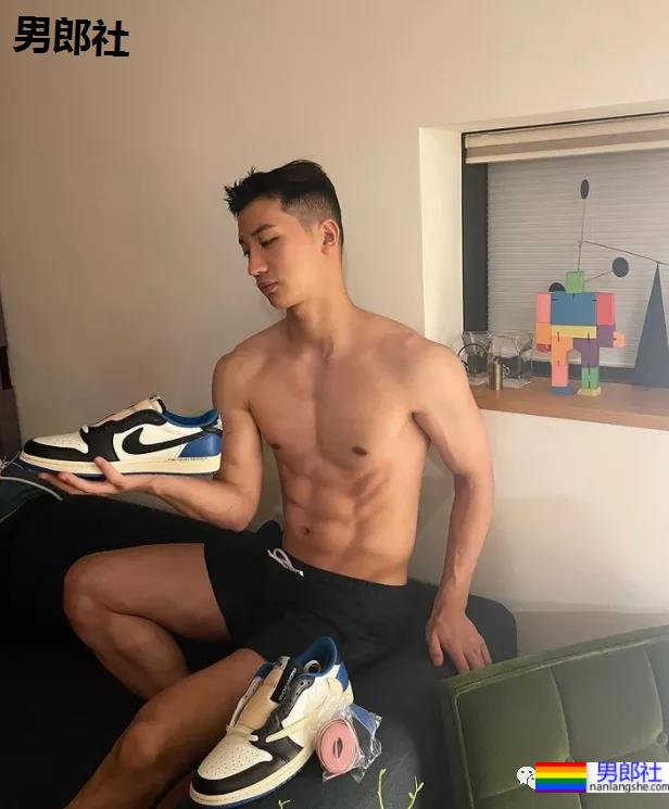 超爱露内裤边的韩国小演员，真的太想红 - 51虹马