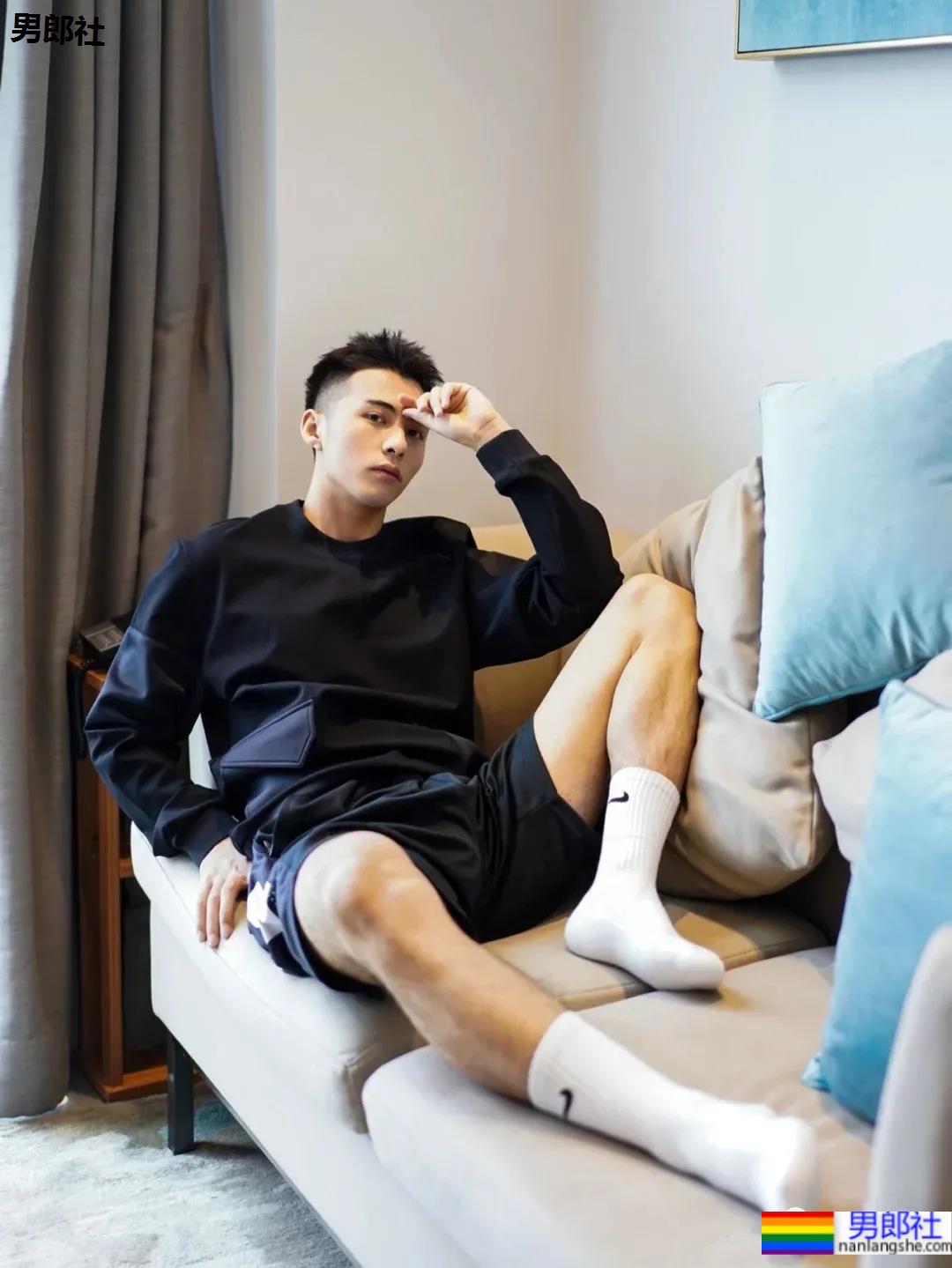 无论AJ球服还是衬衫制服，你喜欢的样子他都有！ - 51虹马