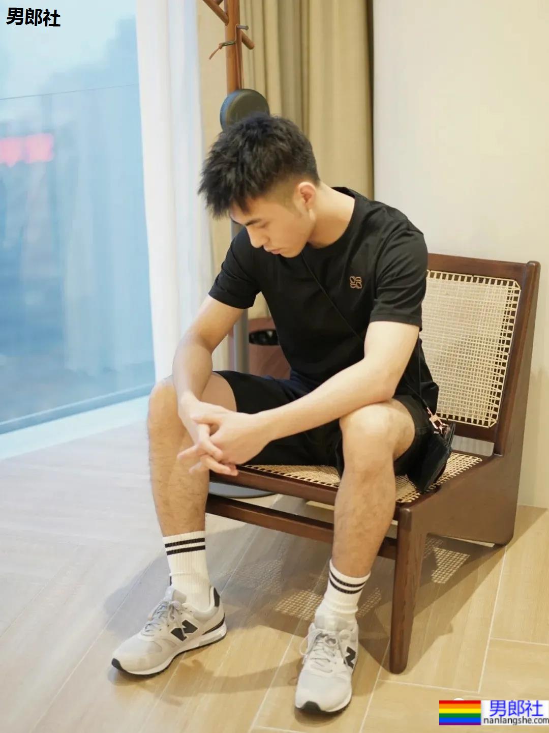 无论AJ球服还是衬衫制服，你喜欢的样子他都有！ - 51虹马