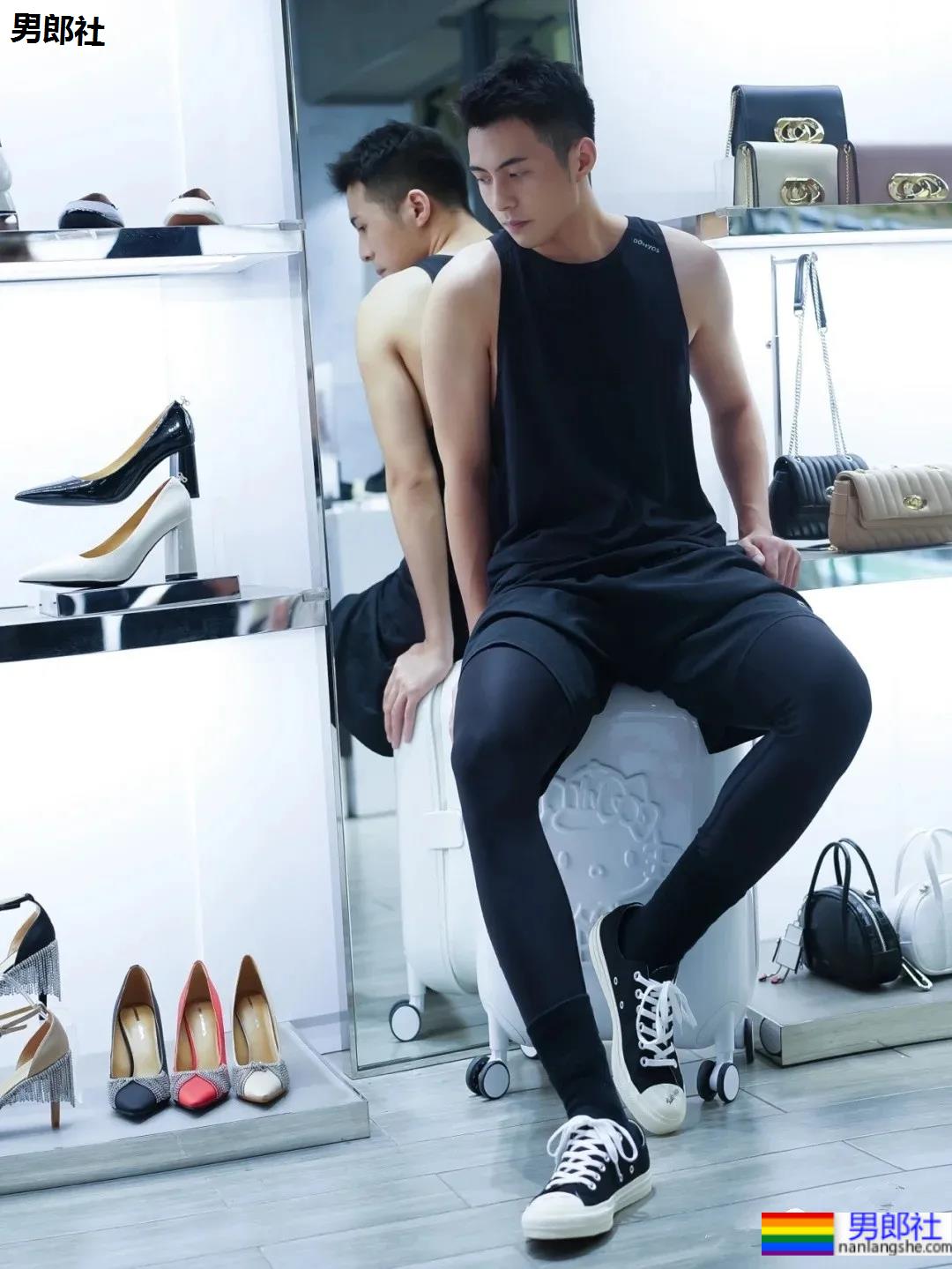 无论AJ球服还是衬衫制服，你喜欢的样子他都有！ - 51虹马