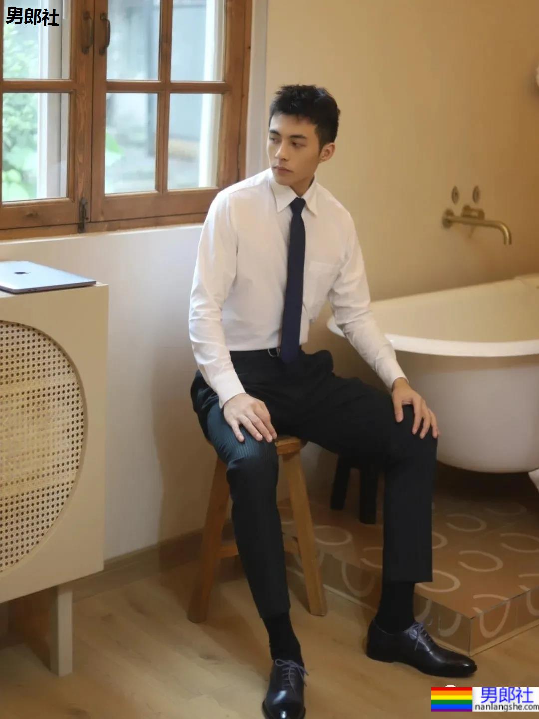 无论AJ球服还是衬衫制服，你喜欢的样子他都有！ - 51虹马