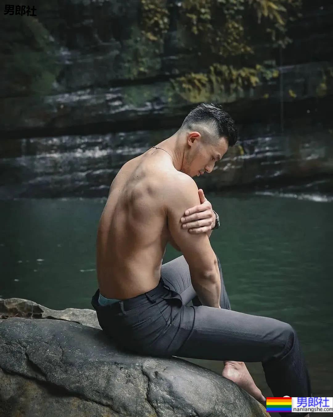 肌肉网红自曝超爱菊花,网友:这个坏习惯一定要改掉! - 51虹马 肌肉网红自曝超爱菊花,网友:这个坏习惯一定要改掉! - 51虹马