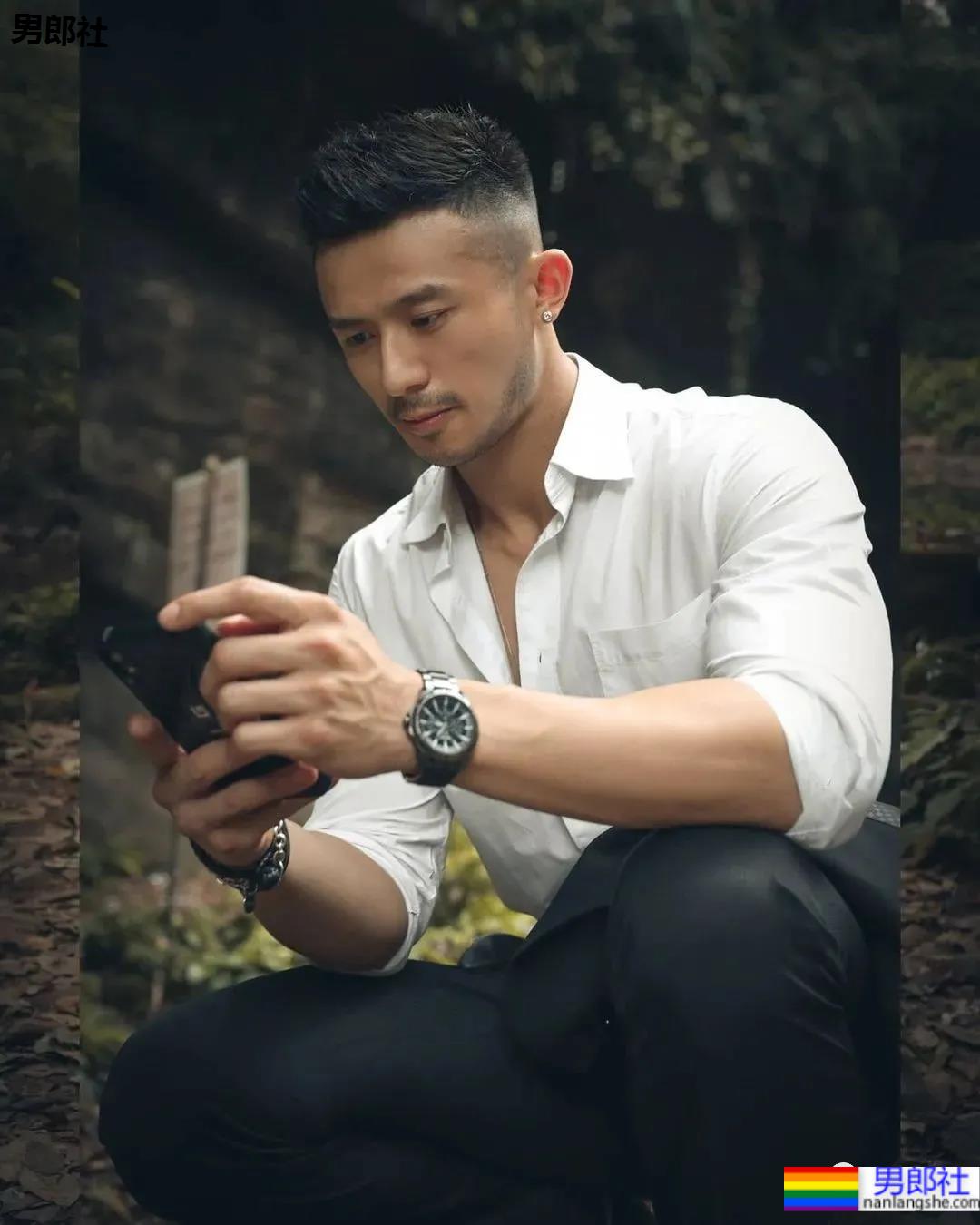 肌肉网红自曝超爱菊花,网友:这个坏习惯一定要改掉! - 51虹马 肌肉网红自曝超爱菊花,网友:这个坏习惯一定要改掉! - 51虹马