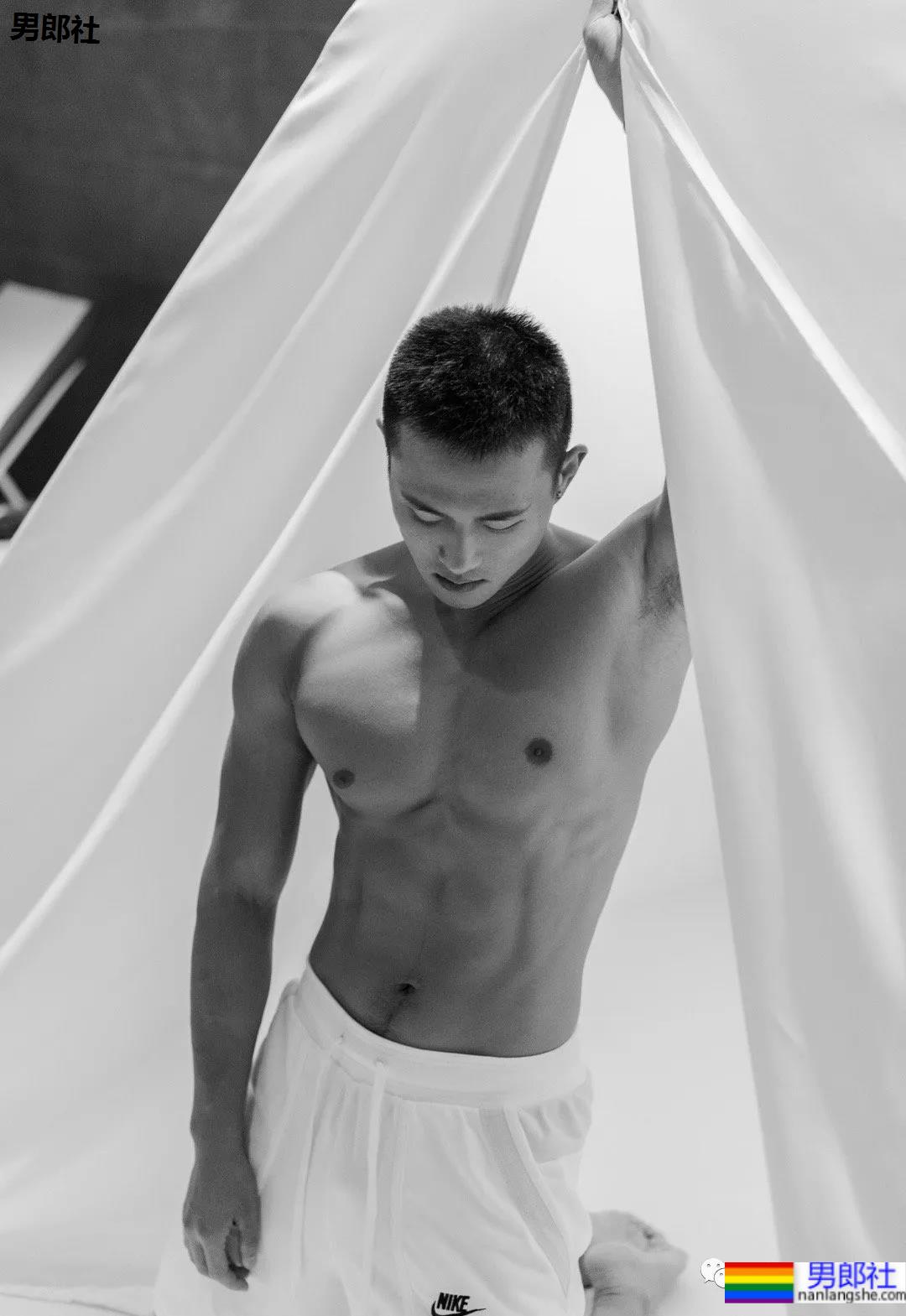 NIKE签约的瑜伽教练，会这么多高难度姿势！ - 51虹马