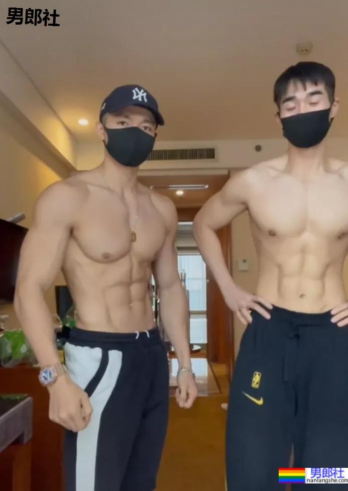 退役消防兵不穿上衣装修火了,没想到他竟然是西装先生比赛冠军! - 51虹马 退役消防兵不穿上衣装修火了,没想到他竟然是西装先生比赛冠军! - 51虹马