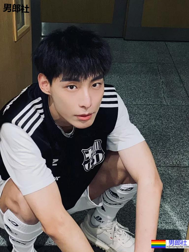 推特体育生美能达火了，抖音号已被扒 - 51虹马