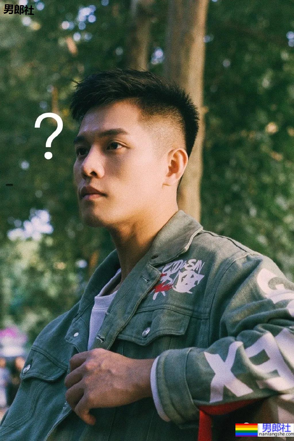 最近很火的短发黑皮运动小哥，帅颜腹肌让人心动！ - 51虹马