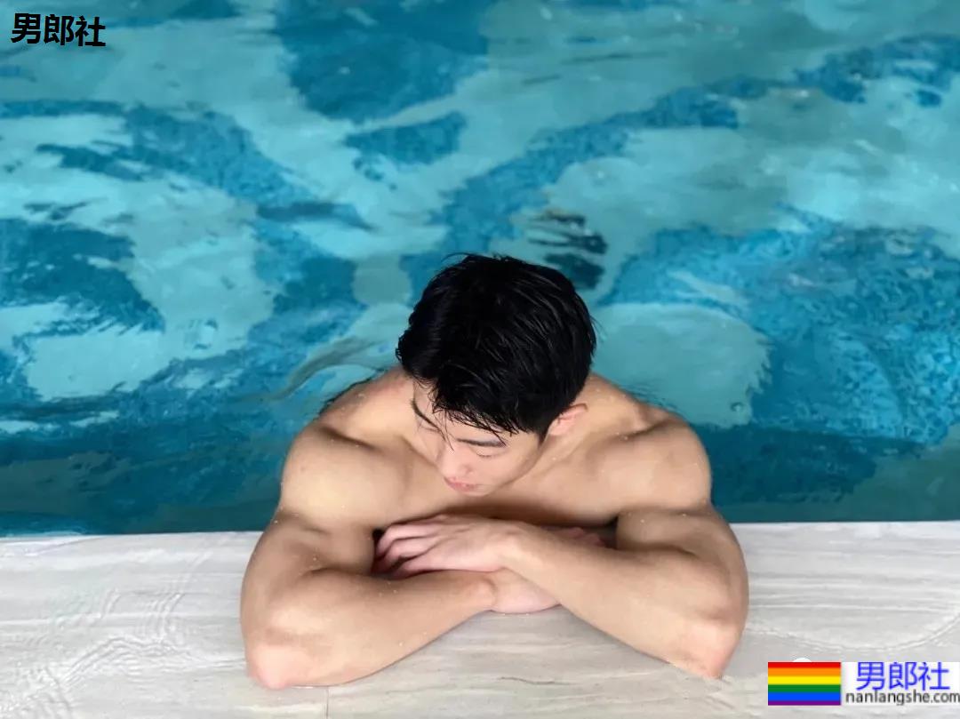 01年单眼皮肌肉男孩,D胸麒麟臂惹网友尖叫! - 51虹马 01年单眼皮肌肉男孩,D胸麒麟臂惹网友尖叫! - 51虹马